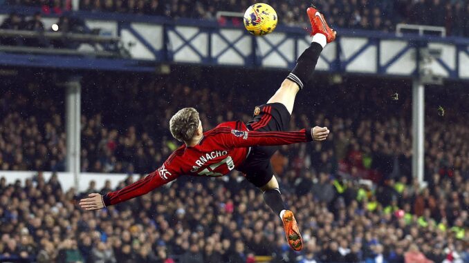 Man-Uniteds-Garnacho-stuns-Everton-with-a-sensational-overhead-kick.jpg