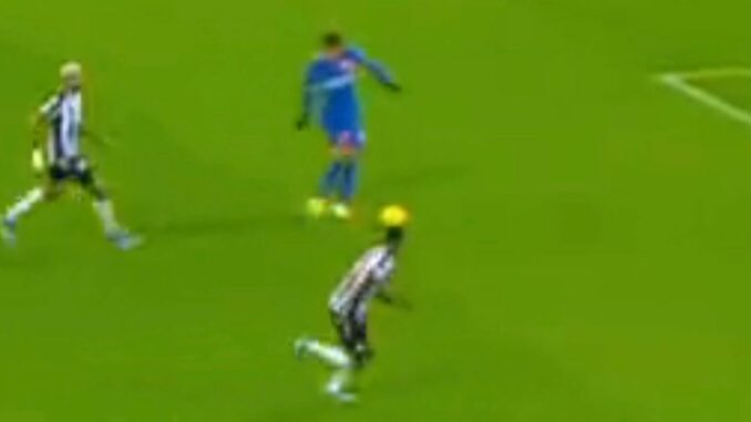 Thiago-Silva-told-to-retire-now-as-horror-mistake-allows-Newcastle-to-score.jpg