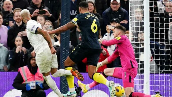 Ange-Postecoglou-hails-‘really-important-Richarlison-after-brace-in-Spurs-win.jpg